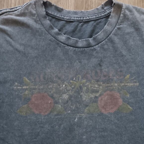 Thrashed Guns & Roses Rock Band TShirt  Adult Small Grey Sunfaded Stained Holes - Picture 2 of 9